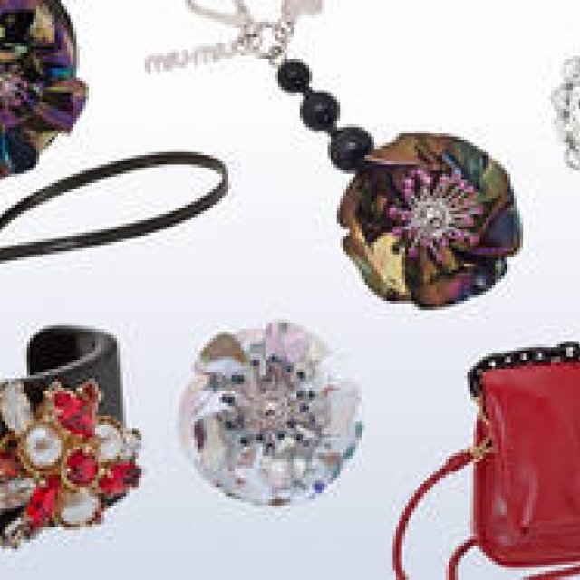  MIUMIU｜ホリデイシーズン限定アイテム登場 ギャラリー