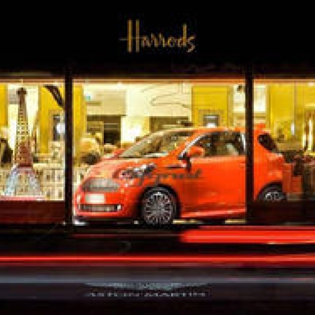  ASTON MARTIN CYGNET｜アストンマーティン シグネット ロンドン Harrodsでお披露目！ ギャラリー