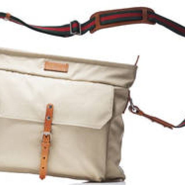  GUCCI｜ゴム引き素材を使用した新作バッグ ギャラリー