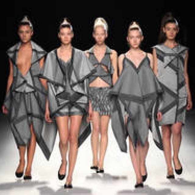  ISSEY MIYAKE｜2011年秋冬コレクション速報　