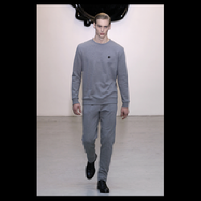  VIKTOR & ROLF｜2011年秋冬メンズコレクション──ランウェイルック ギャラリー