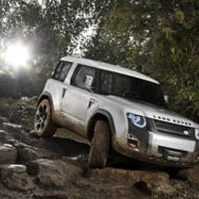  LANDROVER DC100　次期「ディフェンダー」を指ししめすモデル ギャラリー
