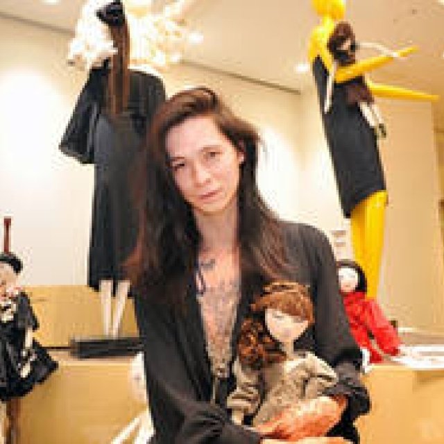  BARNEYS NEW YORK｜話題のドールアーティスト アンドリュー・ヤンの魅力 ギャラリー