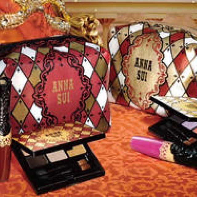 ANNA SUI｜変幻自在なメイクをかなえるクリスマスコレクション ギャラリー