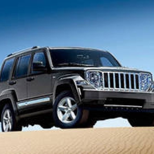 ジープ チェロキーに中間グレード「チェロキー スポーツクロス」が登場｜JEEP ギャラリー