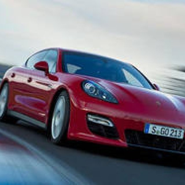 ポルシェから、最強のパナメーラ「パナメーラGTS」｜Porsche