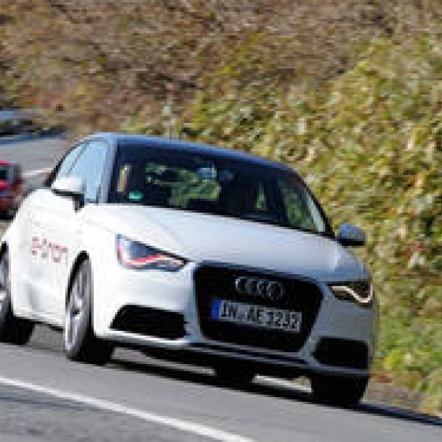 アウディによる未来への提案─A1&A3 e-tronに試乗｜Audi