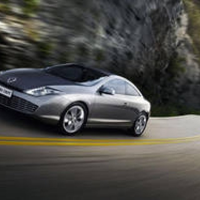 ルノーがラグナ・クーペ「コレクション2012」を発表｜RENAULT ギャラリー