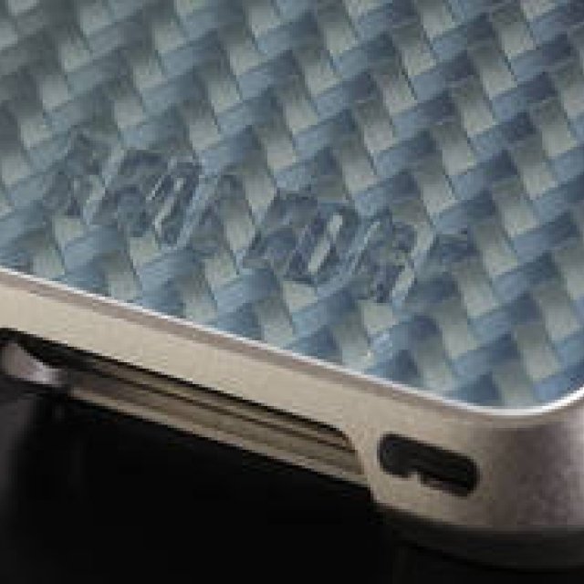 REAL EDGE｜iPhone 4/4S用アルミニウム削り出しケース「REAL EDGE C2」 ギャラリー