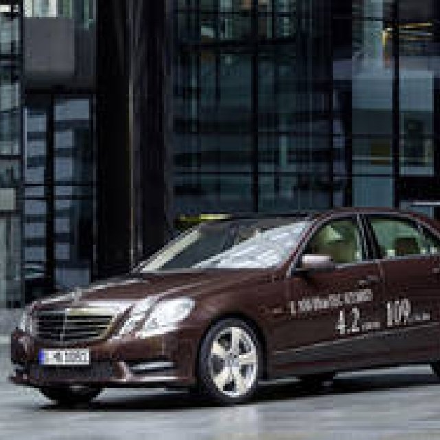 Eクラスにハイブリッド化の波｜Mercedes-Benz