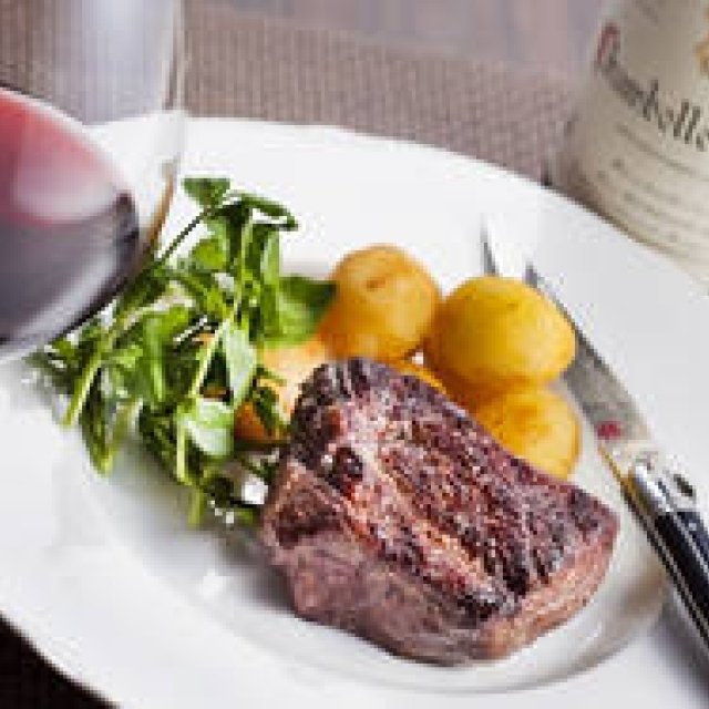 EAT｜岩手の幸と世界各国のワイン『ヌッフデュパプ 六本木』 ギャラリー