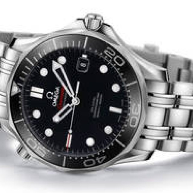 OMEGA｜名作がリニューアル「シーマスター プロダイバーズ300M」 ギャラリー