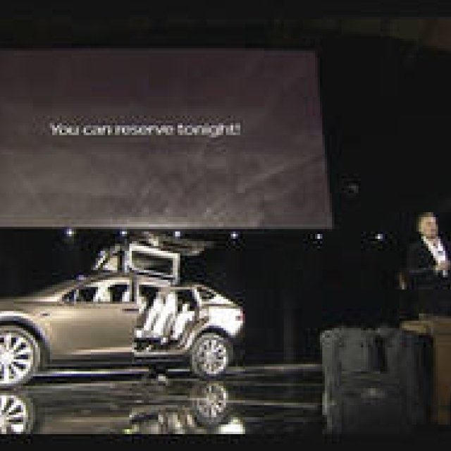 テスラモーターズ EV「モデルX」を公開｜Tesra