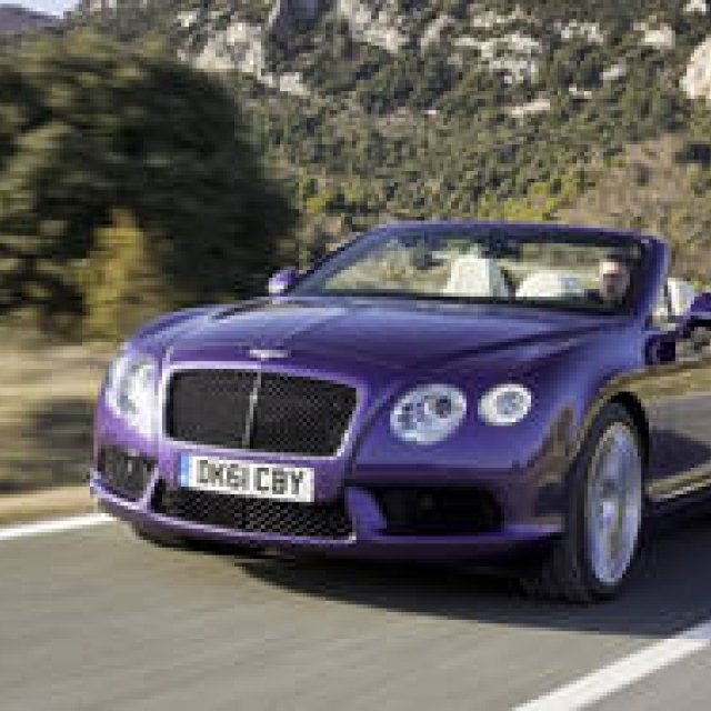 コンバーチブル版V8モデルが正式デビュー｜BENTLEY ギャラリー