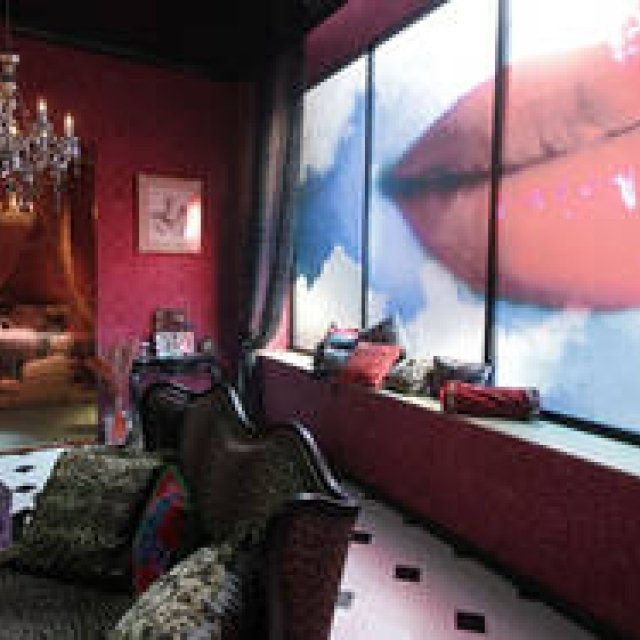 TOYO KITCHEN｜映画『ヘルタースケルター』のりりこの部屋のセットに登場 ギャラリー