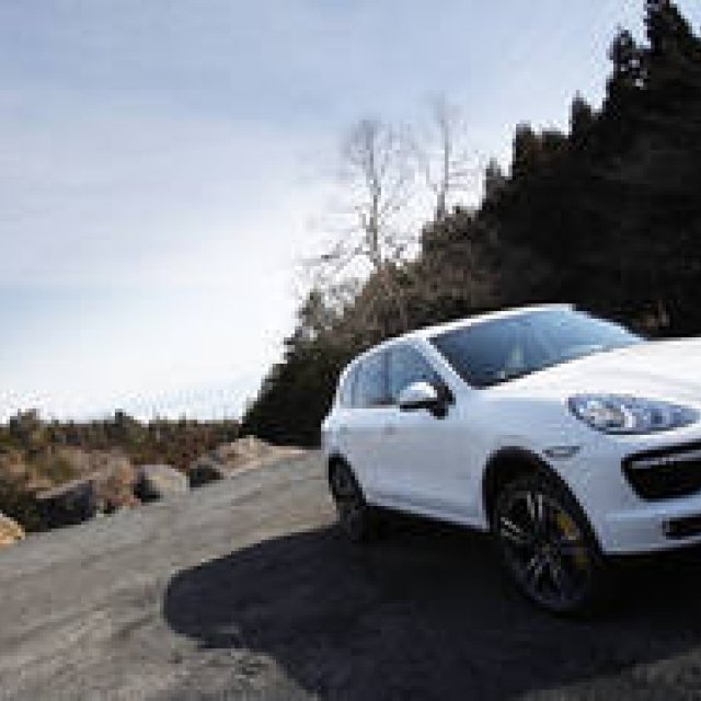 PORSCHE Cayenne turbo｜SUV最強のパフォーマンス ギャラリー