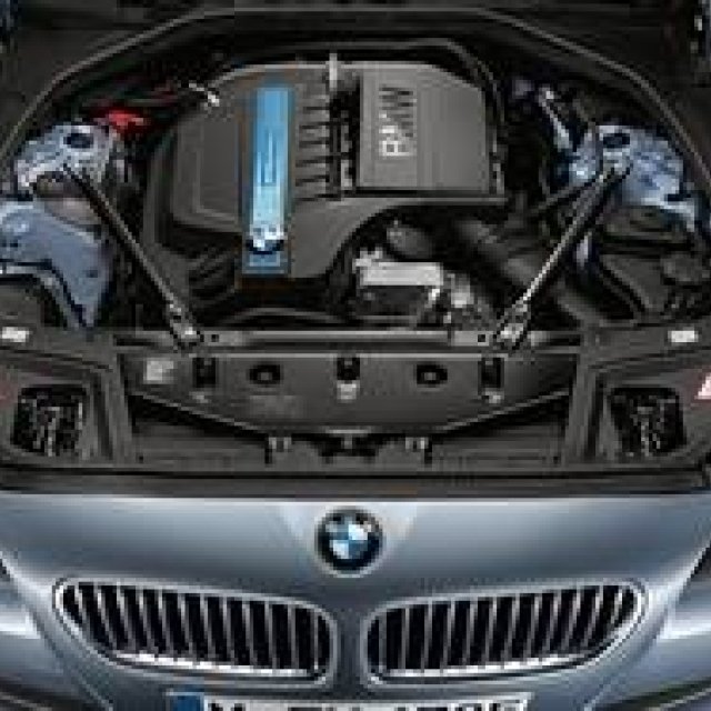 5シリーズにハイブリッド登場｜BMW ギャラリー