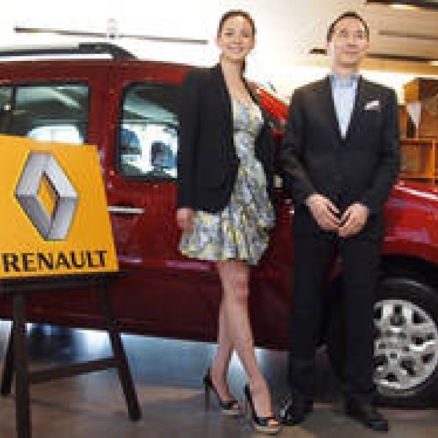 代官山 蔦屋書店×ルノー・ジャポン スペシャルコラボレーションショップがオープン｜RENAULT ギャラリー