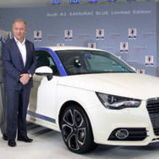 アウディ、A1にサッカー日本代表をイメージした特別限定モデル｜Audi ギャラリー