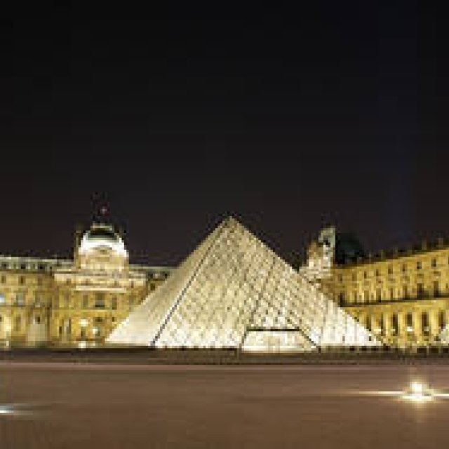 TOSHIBA｜LEDで照らすモナ・リザの微笑み ギャラリー