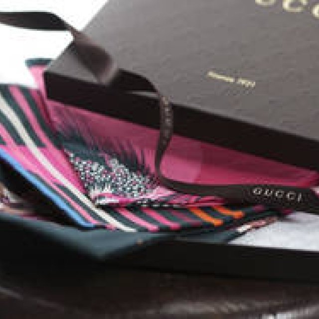 グッチ｜このハンカチで、彼をグレードアップ？｜GUCCI