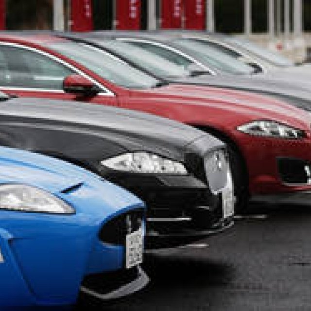 清水久美子、ジャガーブランドいっき乗り！ ｜Jaguar