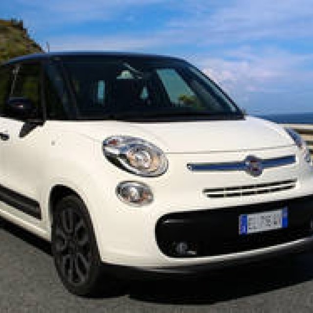 フィアット500の4ドア版「500L」登場｜Fiat ギャラリー