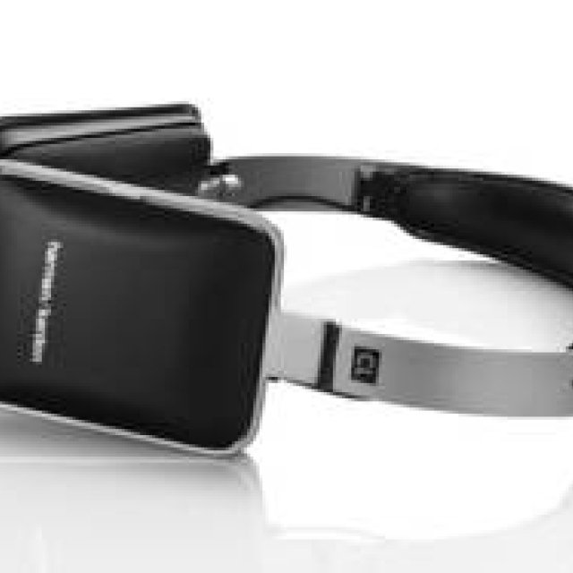harman kardon｜AKGとのコラボヘッドホン ギャラリー