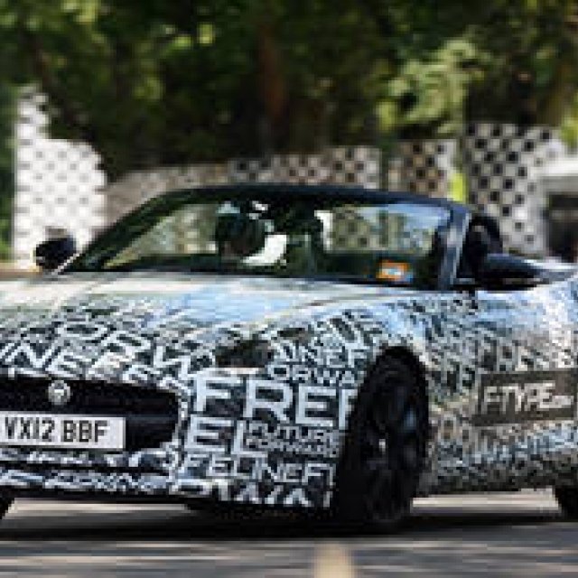 パリサロンでジャガーFタイプがお披露目へ！｜Jaguar ギャラリー