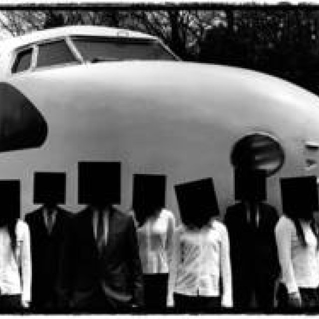 象の鼻テラス／パークでグラインダーマン新作パフォーマンス「bow-wow」上演｜GRINDER-MAN