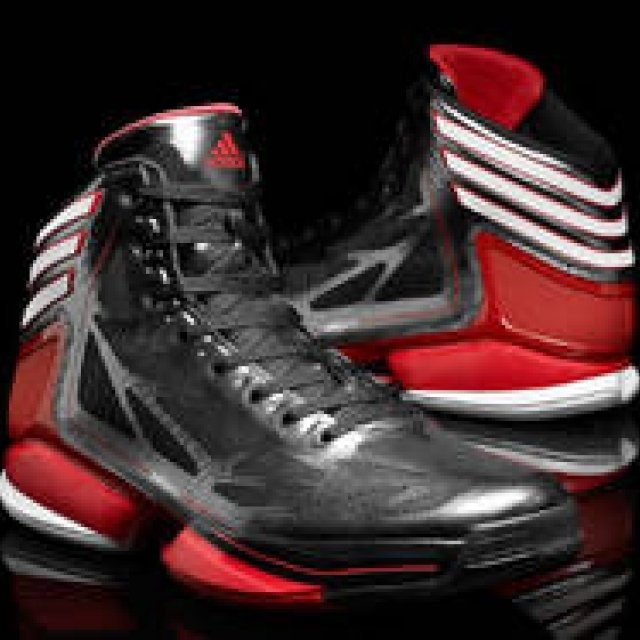 adidas｜アディダスバスケットボールシューズ史上最軽量！