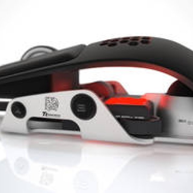 レーシングカーのようなマウスがBMWから｜BMW ギャラリー