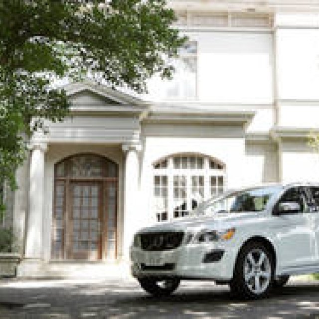 ボルボ「XC60 T5 R-DESIGN」に試乗｜VOLVO ギャラリー