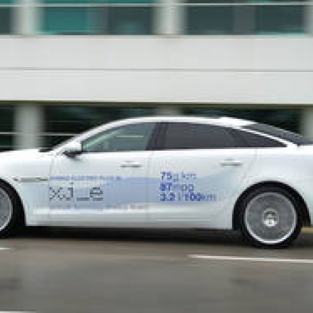 ジャガーXJのPHEV公開｜Jaguar ギャラリー