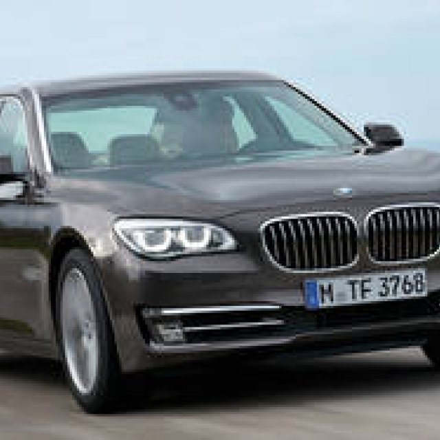 マイナーチェンジを受けた「7シリーズ」が日本発売｜BMW ギャラリー