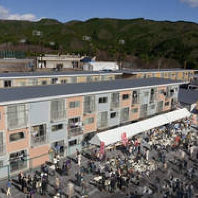 Gallery│建築レクチュアシリーズ217[nie - ichi - nana] ゲストスピーカーに坂茂氏が登場