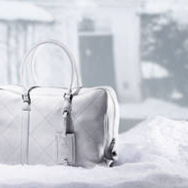 REALFLEET｜充電できるバッグ「BAGTTERY（Bag ＋ Battery）」クリスマス限定モデル数量限定発売 ギャラリー