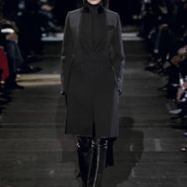 BEAUTY IN BLACK｜エレガントでクールな黒を極める