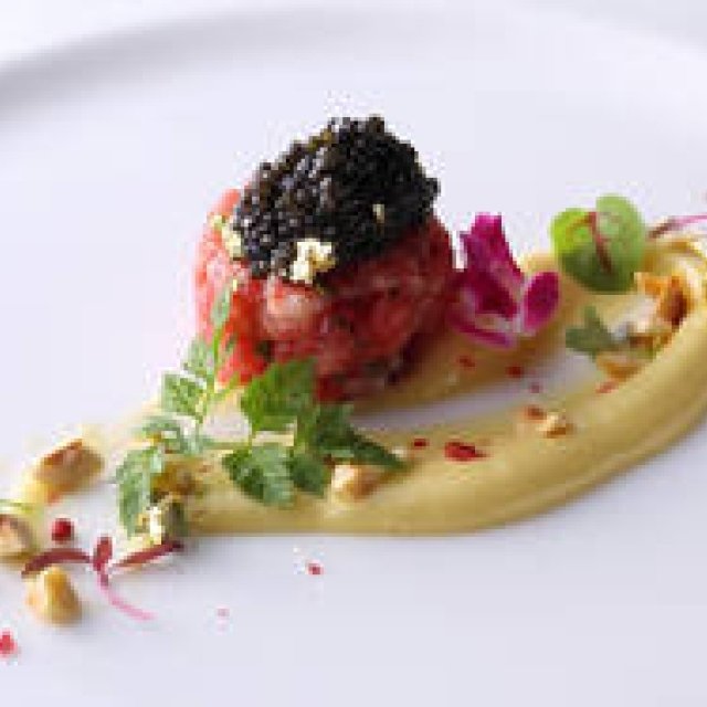 EAT｜ロマンティックなクリスマスコースが登場｜アルマーニ / リストランテ ギャラリー