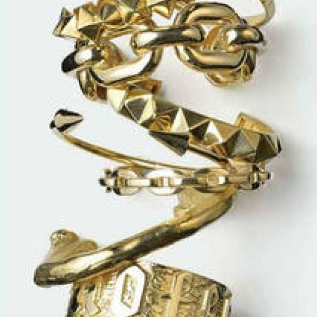 BARNEYS NEW YORK｜バーニーズ　ニューヨーク3店舗で「ユヴィ」メンズアクセサリートランクショー開催 ギャラリー