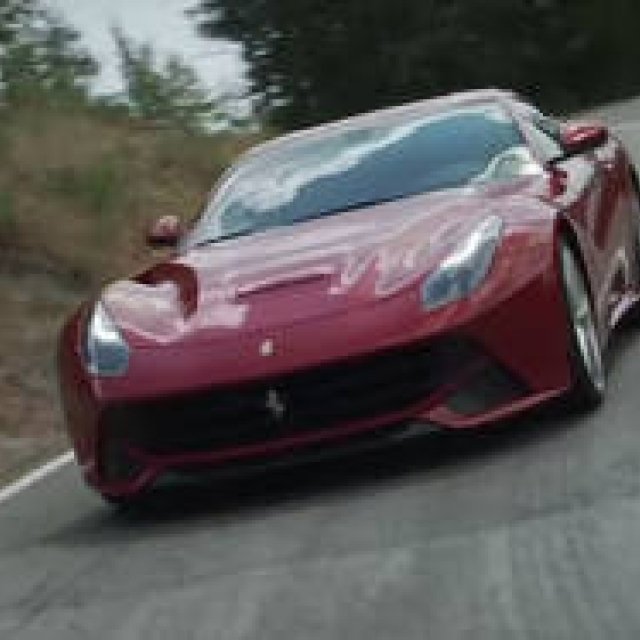 フェラーリF12ベルリネッタをサーキット & 公道でテスト｜Ferrari