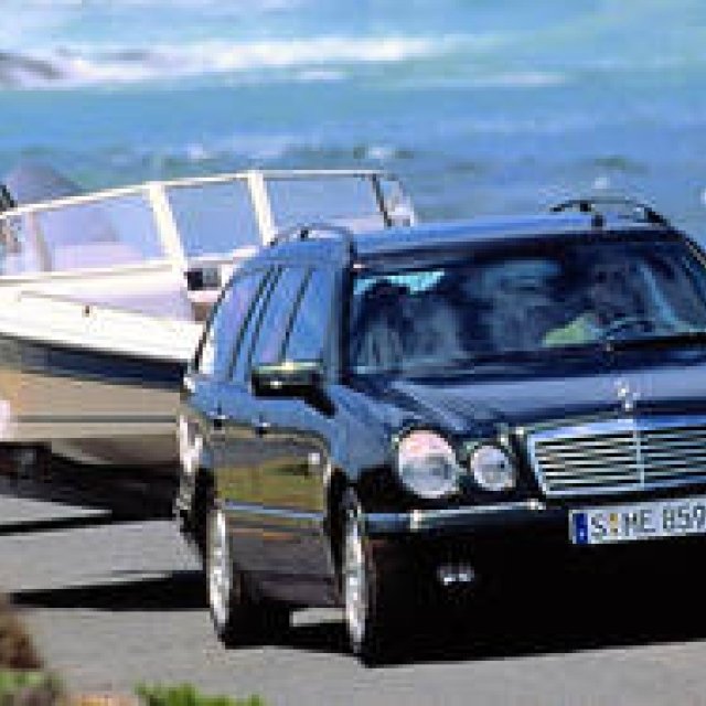 E430ステーションワゴンアバンギャルド登場｜Mercedes-Benz