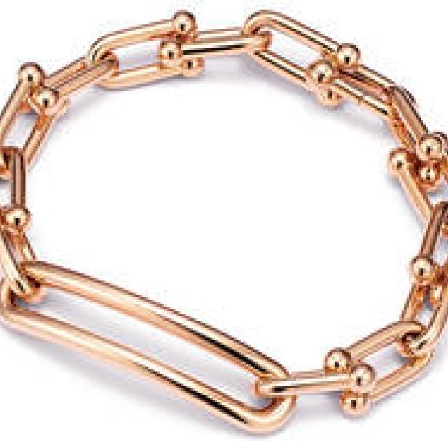 インダストリアルな美しさを引き立てる新ジュエリー｜TIFFANY & CO.
