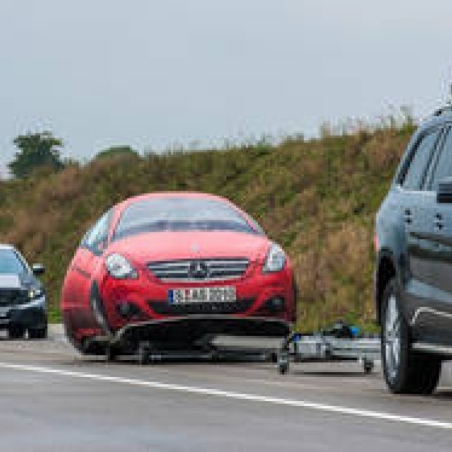 メルセデス・ベンツはなぜ安全なのか｜Mercedes-Benz ギャラリー