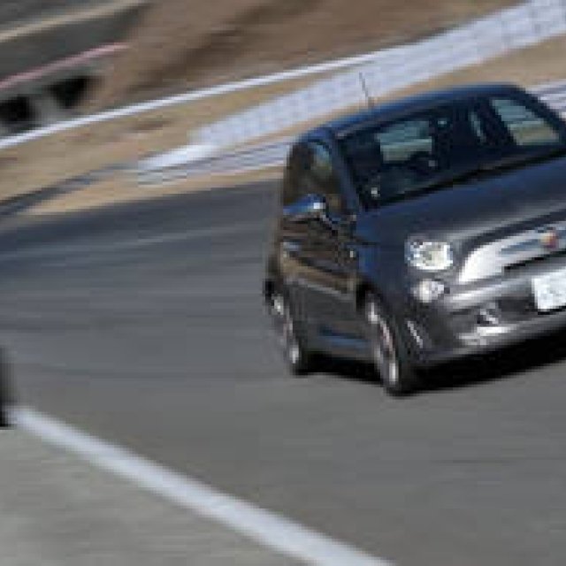 2台のホットなアバルトに試乗｜Abarth ギャラリー