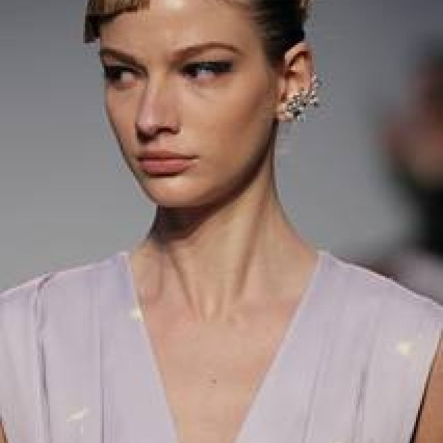 TASAKI｜「タクーン」のランウェイにタサキのイヤーカフが登場 ギャラリー