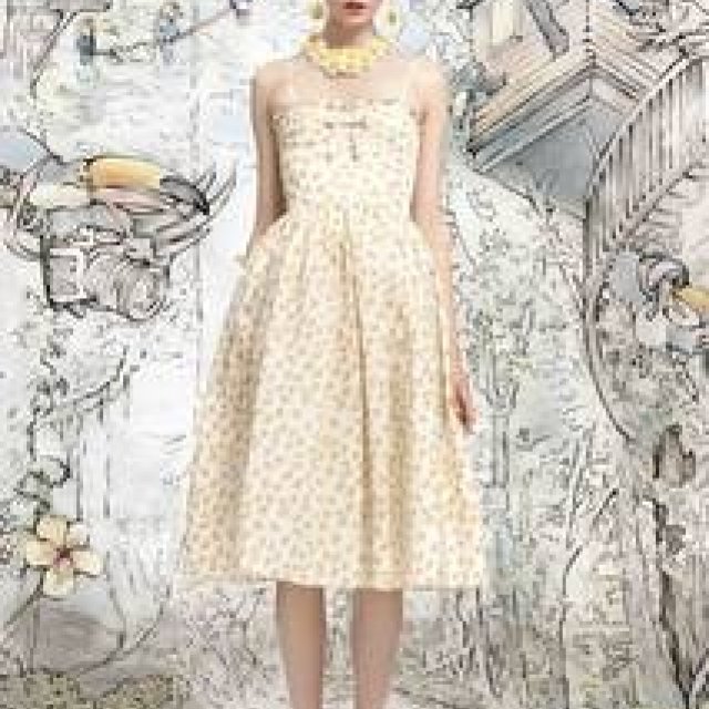 RED VALENTINO｜青山ブティック限定&先行発売アイテムが登場