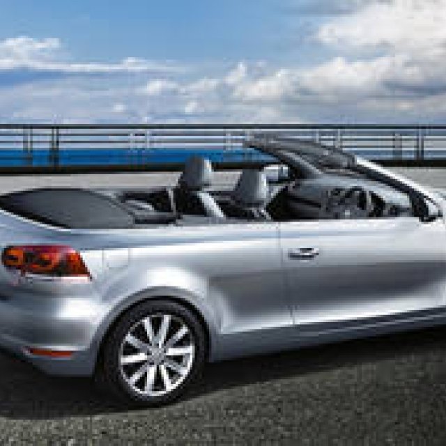 ゴルフ カブリオレ、ナビなどを標準装備｜Volkswagen ギャラリー