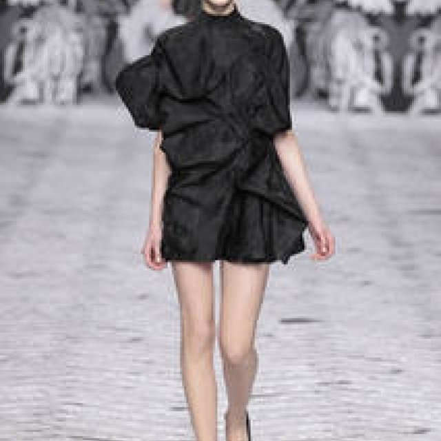 VIKTOR & ROLF｜2013年秋冬コレクション トレンド速報