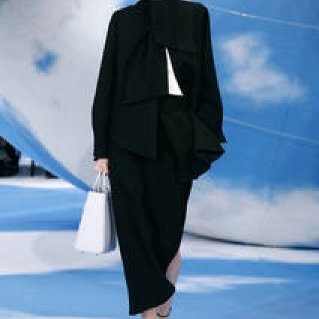 萩原輝美｜「ディオール」ラフ・シモンズ、「サンローラン」エディ・スリマン　話題の新デザイナー、セカンドシーズンに注目